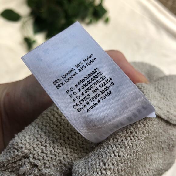 Aritzia Sunday Best Eowyn Cropped Knit Tank Top - Picture 6 of 6